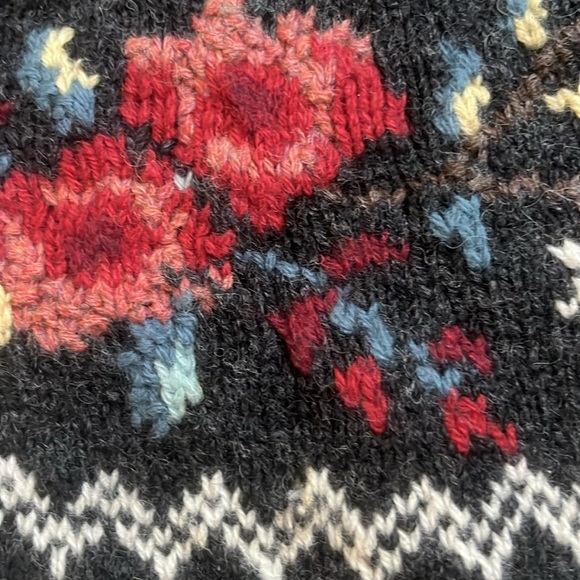 Hand Knit Shetland Wool Sweater, Large - Picture 4 of 7